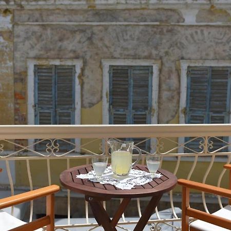 Oisyra Boutique Suites Ermoupoli Esterno foto