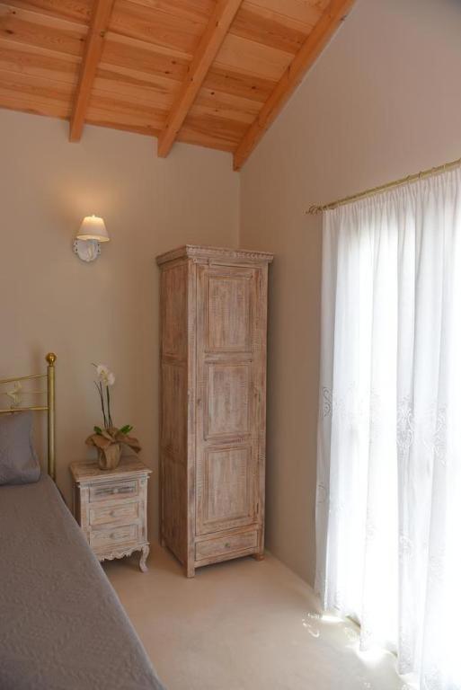 Oisyra Boutique Suites Ermoupoli Esterno foto
