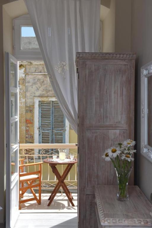 Oisyra Boutique Suites Ermoupoli Esterno foto