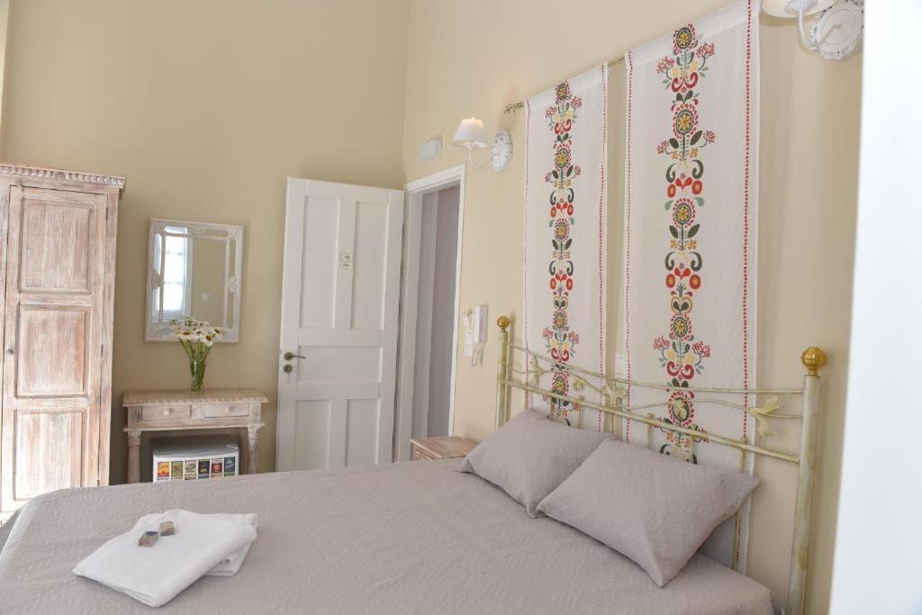Oisyra Boutique Suites Ermoupoli Esterno foto